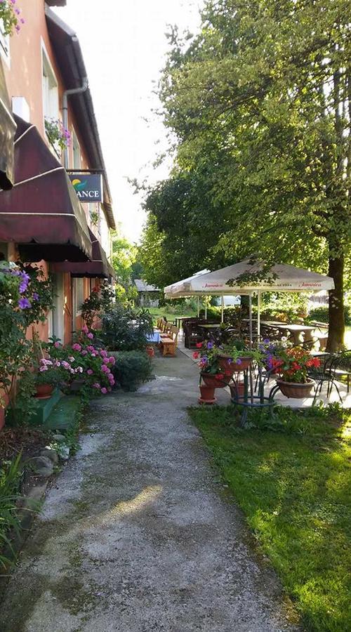Hotel Mance Brod na Kupi 外观 照片